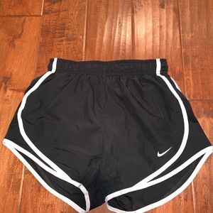 Nike Girls Athletics Shorts